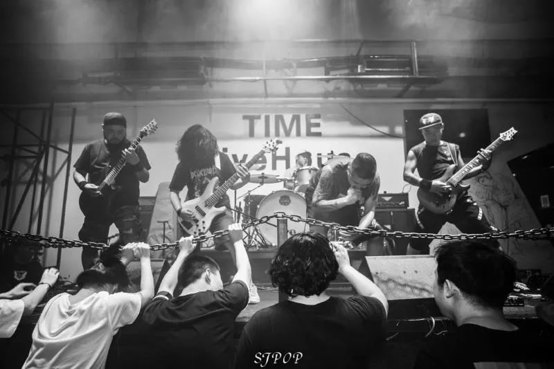 北京SLAM新派残酷死亡/死核乐队“泰坦”签约号角唱片