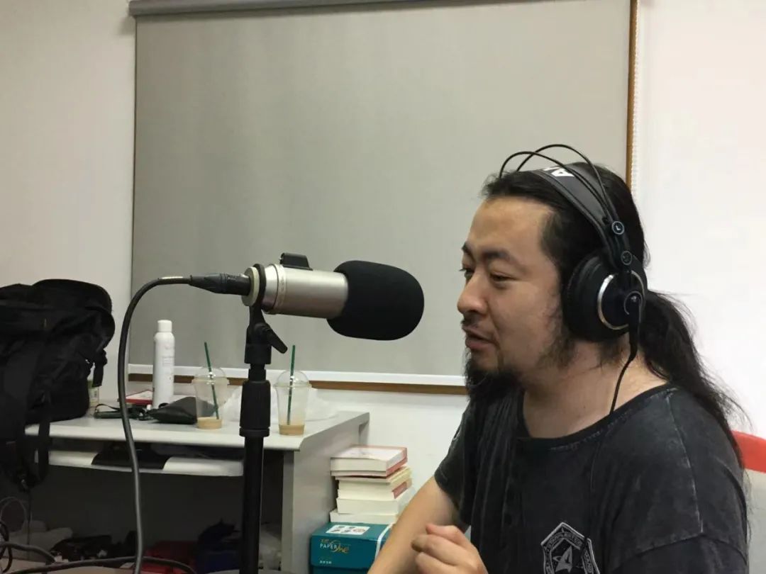 欢迎收听，冥界乐队田奎、陈曦受访南京广播电台fm105.8南京音乐频率。